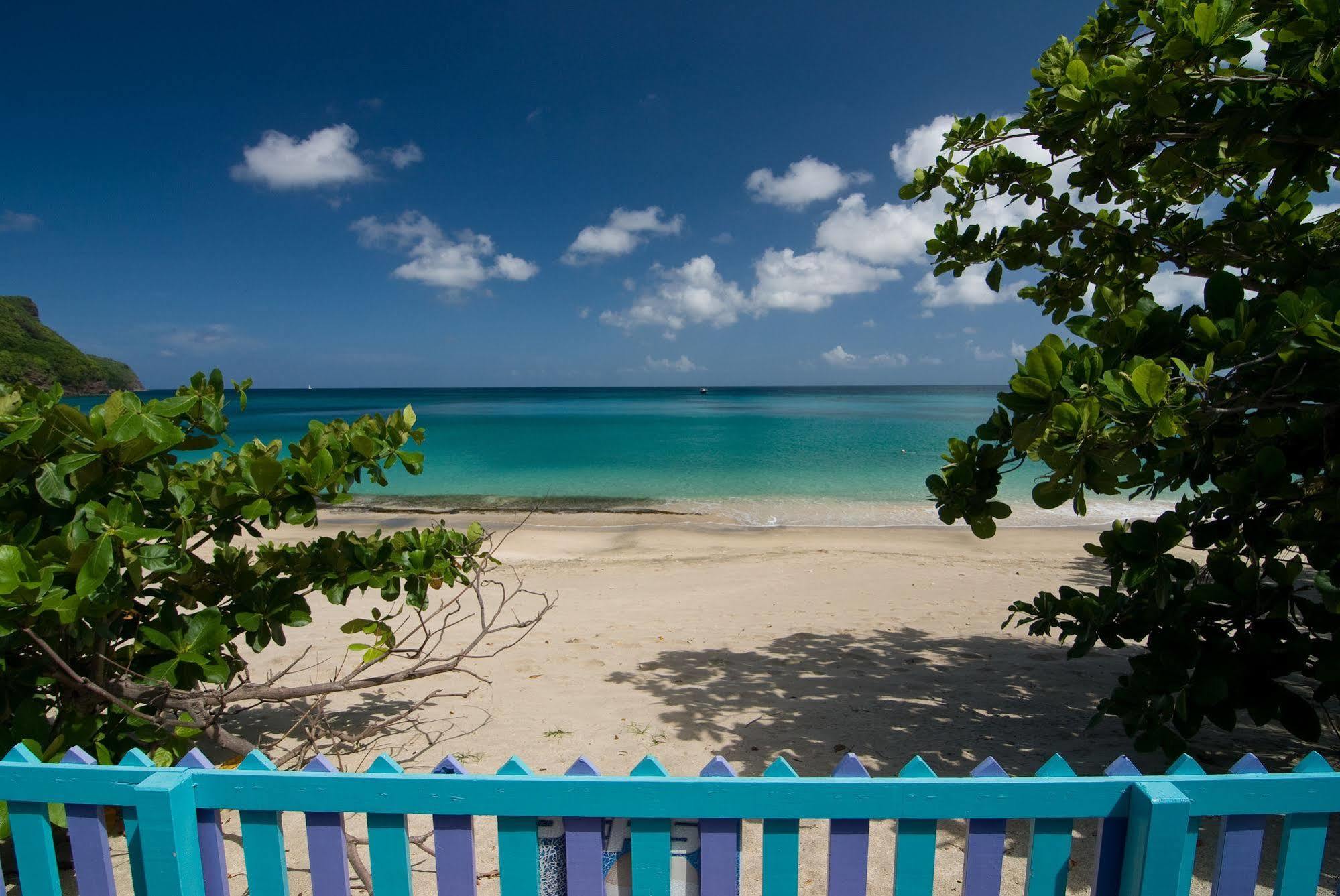 Keegans Beachside Hotel Bequia Island Exterior photo